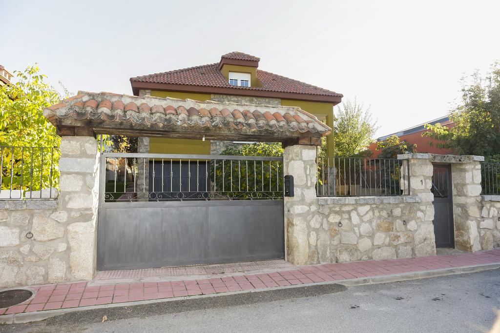 En Casa De Carlos Ortigosa del Monte ภายนอก รูปภาพ