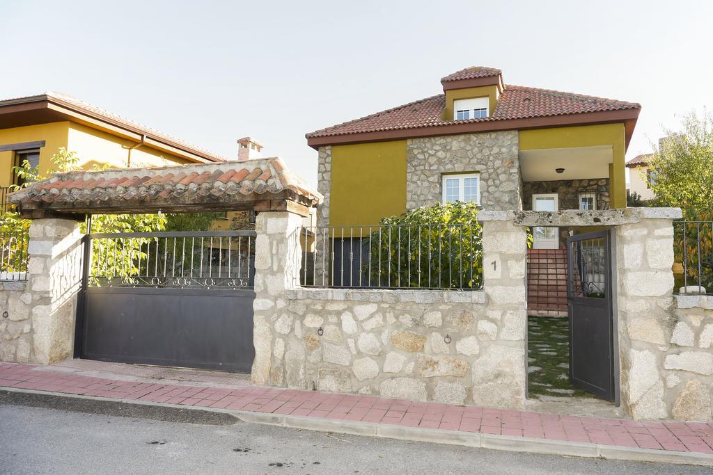 En Casa De Carlos Ortigosa del Monte ภายนอก รูปภาพ
