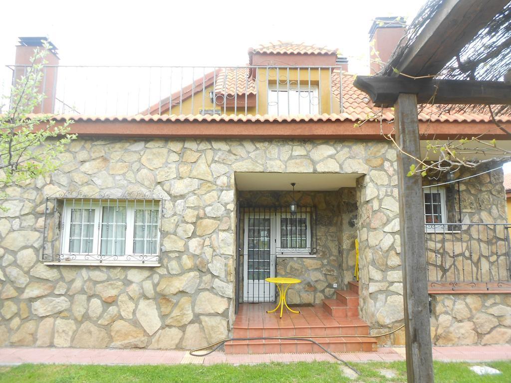 En Casa De Carlos Ortigosa del Monte ภายนอก รูปภาพ